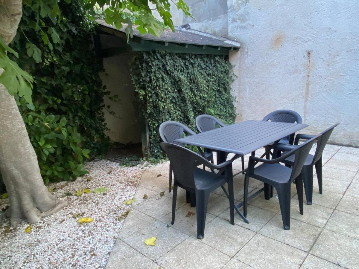 Malebranche - Maison En Hypercentre Avec Cour Amboise Zewnętrze zdjęcie